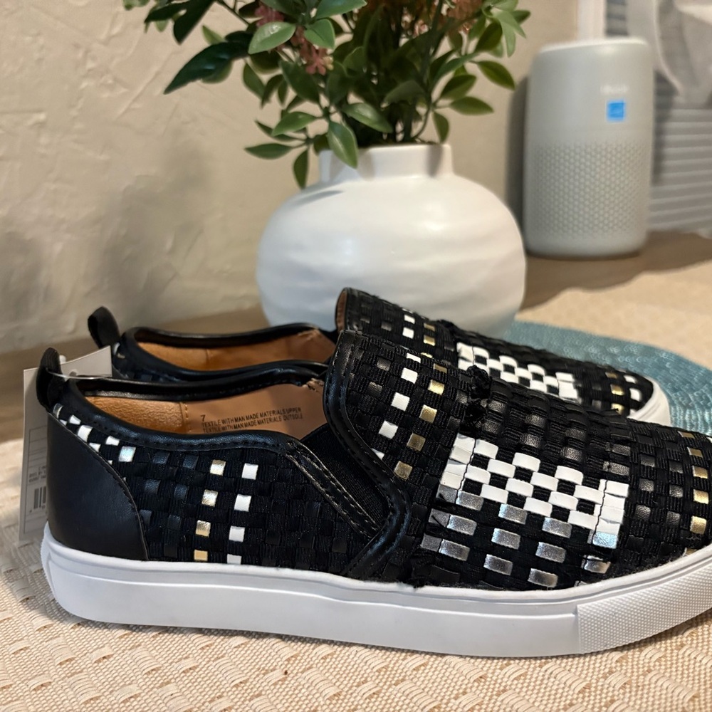 Mossimo Margaret Womens Woven Black & White Slip-On Sneakers Size 7